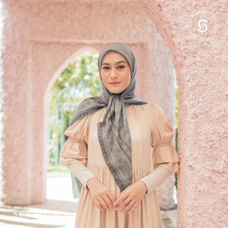Seradia Hijab Segi Empat Farah Scarf