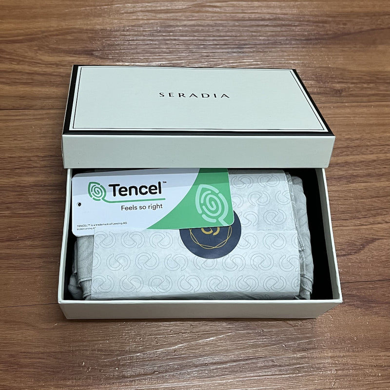 Seradia Hijab Segi Empat Monogram Syar'i