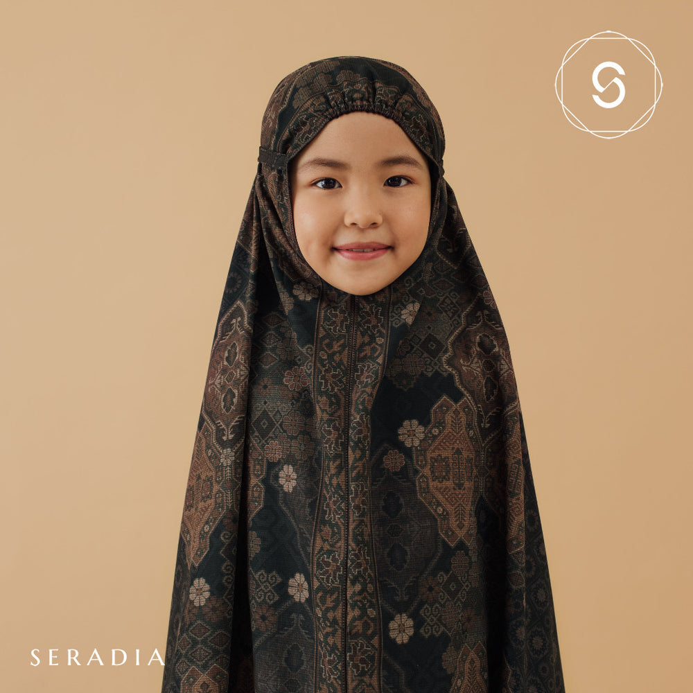 Hitam Coklat M