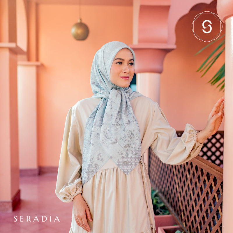 Seradia Hijab Segi Empat Rumi