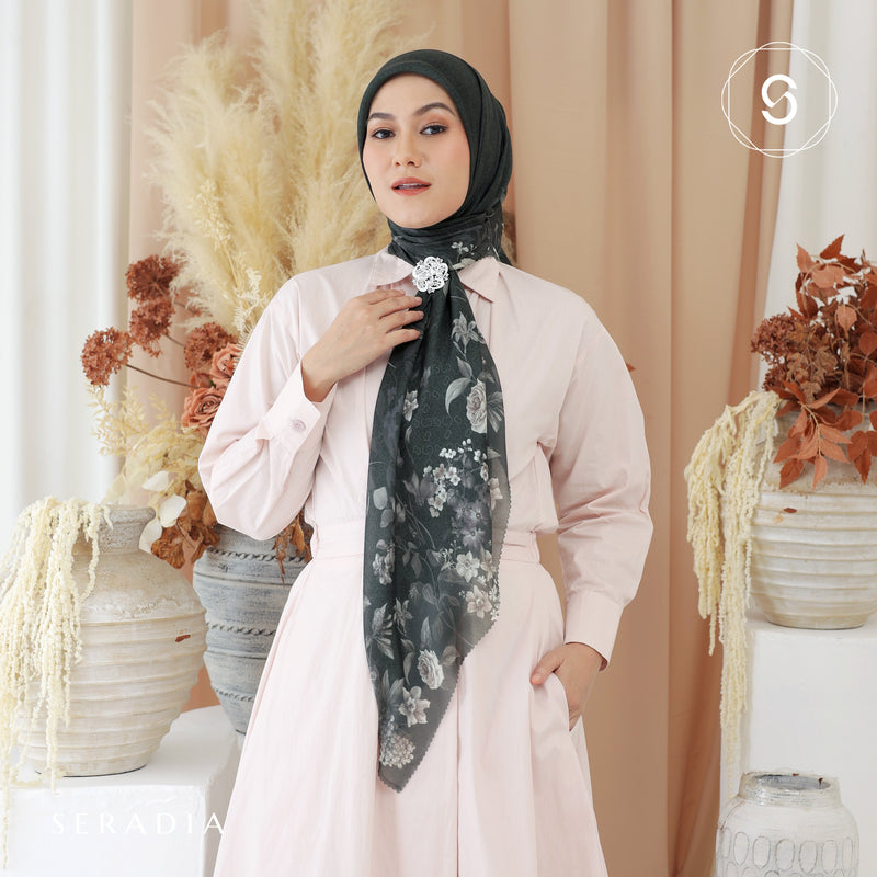 Seradia Hijab Segi Empat Kirana Classic