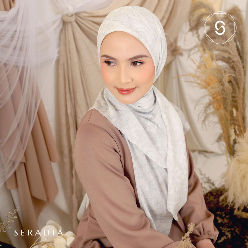 Seradia Hijab Segi Empat Syar'i - Azrina Collection