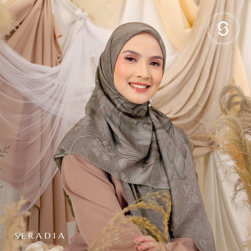 Seradia Hijab Segi Empat Syar'i - Azrina Collection