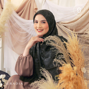 Seradia Hijab Segi Empat Syar'i - Azrina Collection