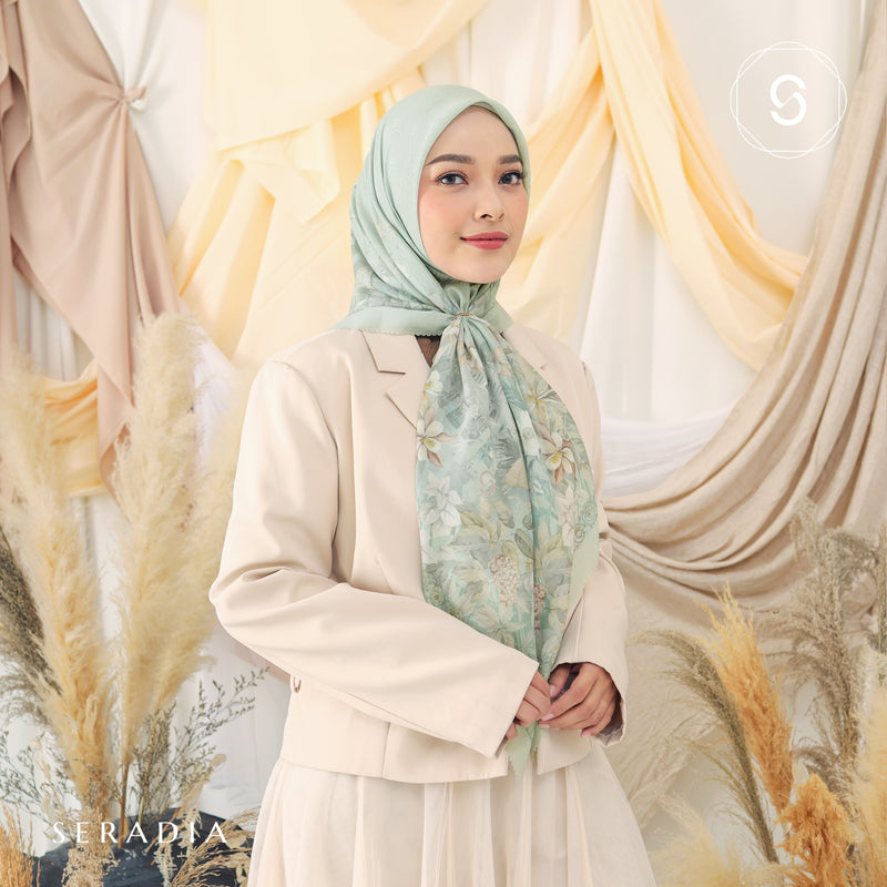 Seradia Hijab Segi Empat Hana Collection