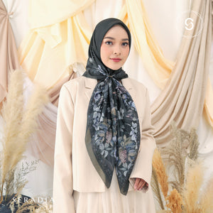 Seradia Hijab Segi Empat Hana Collection