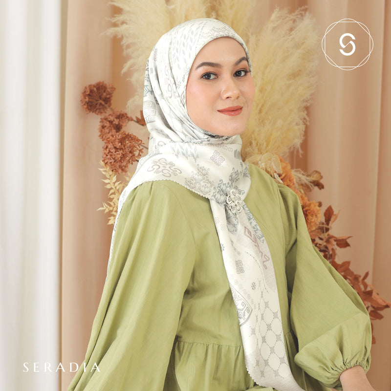 Seradia Hijab Segi Empat Nala Collection