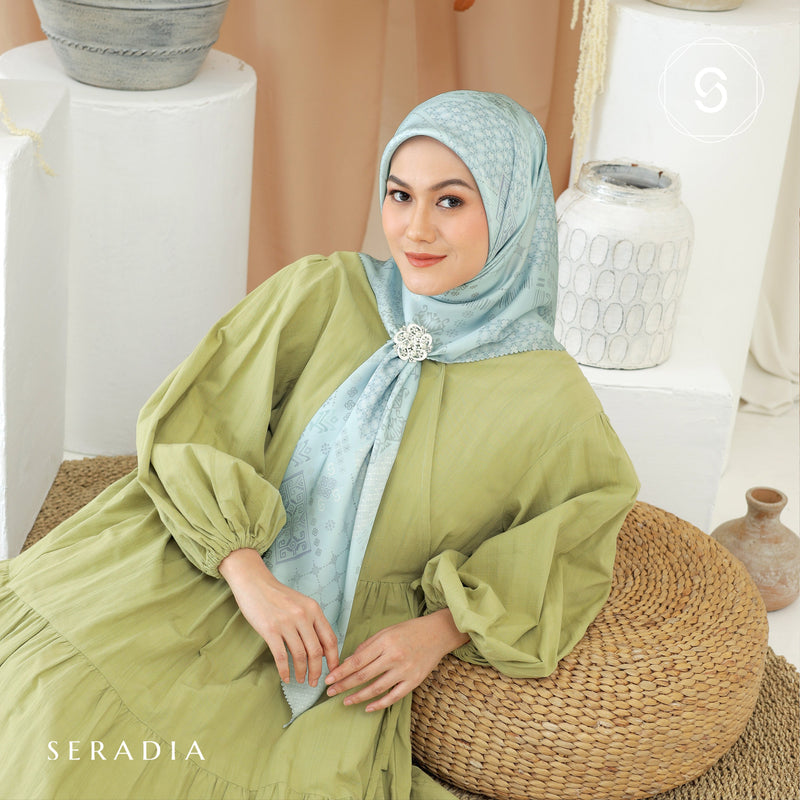 Seradia Hijab Segi Empat Nala Collection