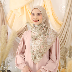 Seradia Hijab Segi Empat Rosalia Collection