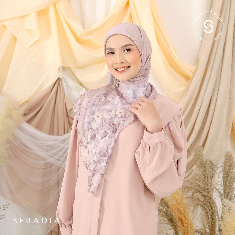 Seradia Hijab Segi Empat Rosalia Collection