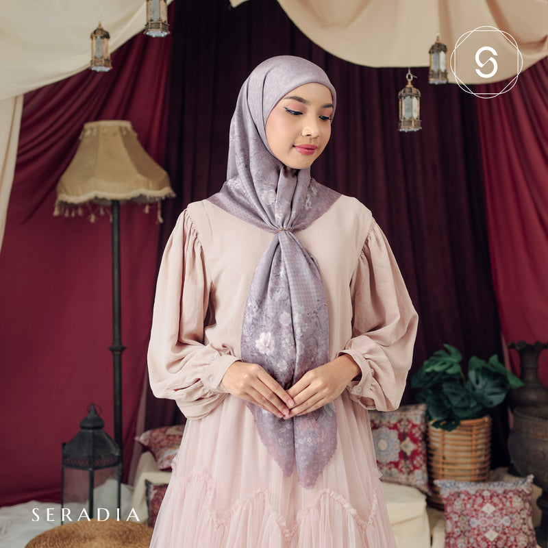 Seradia Hijab Segi Empat Zora Scarf - Classic Collection