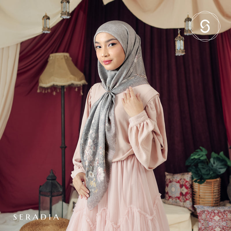 Seradia Hijab Segi Empat Zora Scarf - Classic Collection