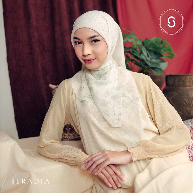 Seradia Hijab Segi Empat Farra Scarf - Timeless Collection