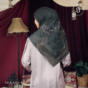 Seradia Hijab Segi Empat Calandra Scarf - Timeless Collection