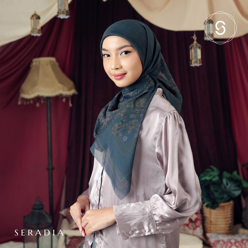 Seradia Hijab Segi Empat Calandra Scarf - Timeless Collection