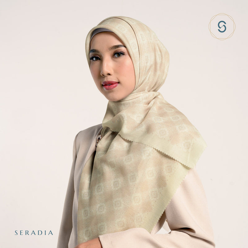 Seradia Hijab Segi Empat Anniversary Scarf