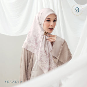 Seradia Hijab Segi Empat Kavita Collection