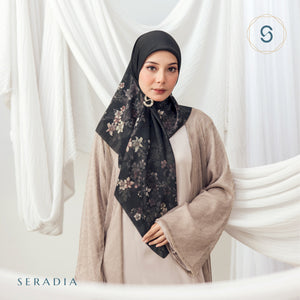 Seradia Hijab Segi Empat Kavita Collection