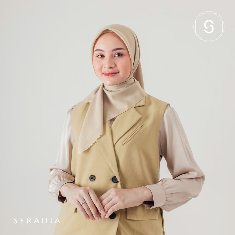 Hijab Segi Empat Plaindayscarf Seradia