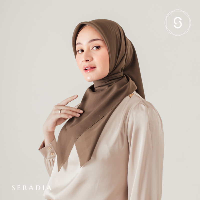 Hijab Segi Empat Plaindayscarf Seradia