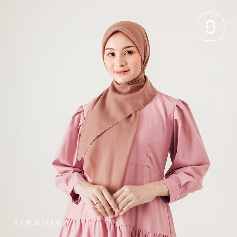 Hijab Segi Empat Plaindayscarf Seradia
