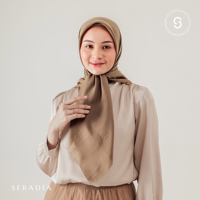 Hijab Segi Empat Plaindayscarf Seradia