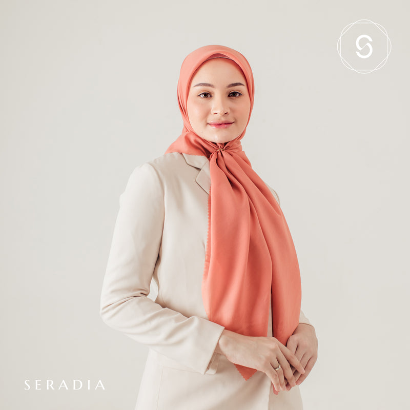 Hijab Segi Empat Plaindayscarf Seradia