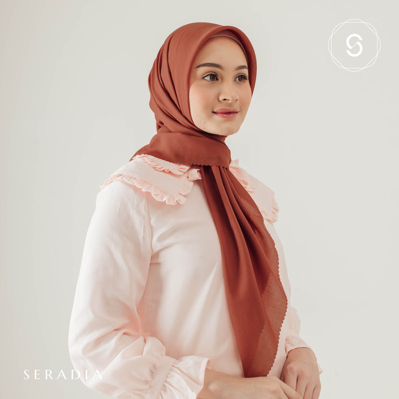 Hijab Segi Empat Plaindayscarf Seradia