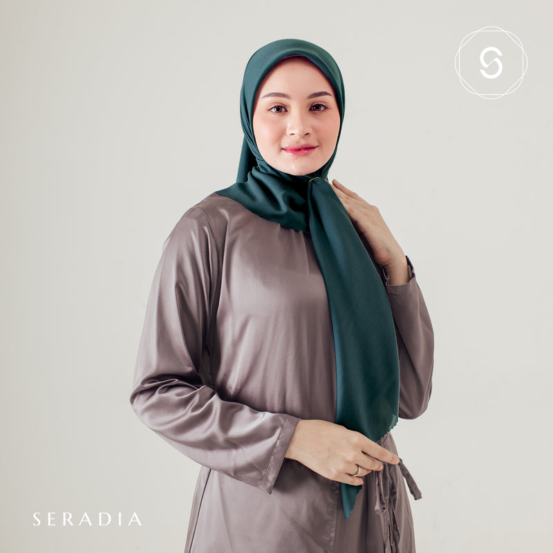 Hijab Segi Empat Plaindayscarf Seradia