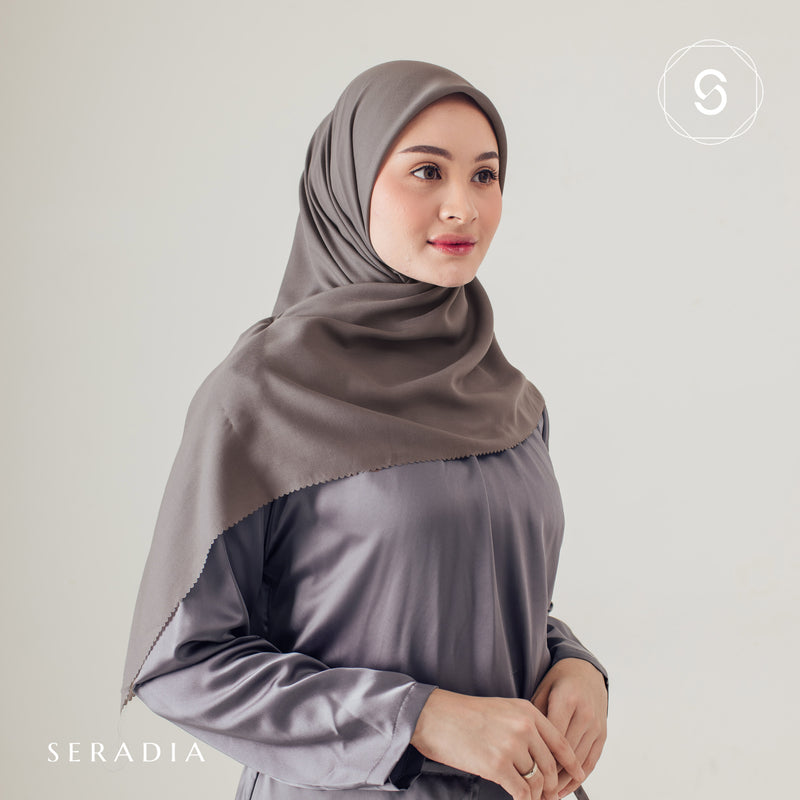 Hijab Segi Empat Plaindayscarf Seradia