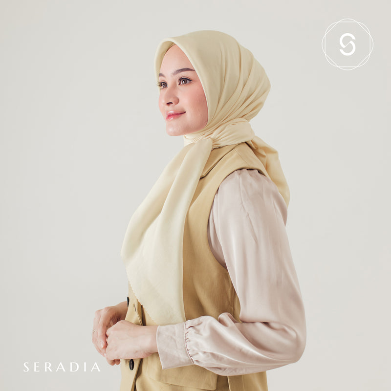 Hijab Segi Empat Plaindayscarf Seradia