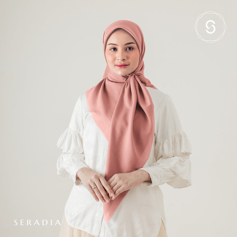 Hijab Segi Empat Plaindayscarf Seradia