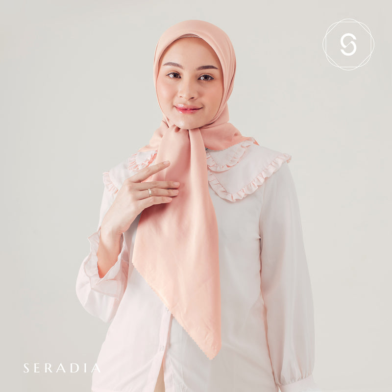 Hijab Segi Empat Plaindayscarf Seradia
