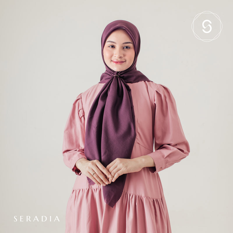 Hijab Segi Empat Plaindayscarf Seradia