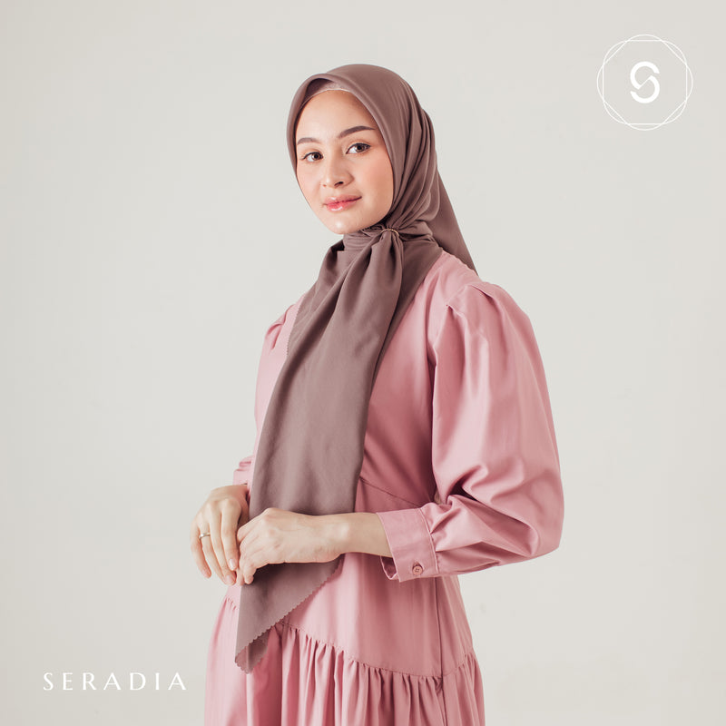 Hijab Segi Empat Plaindayscarf Seradia