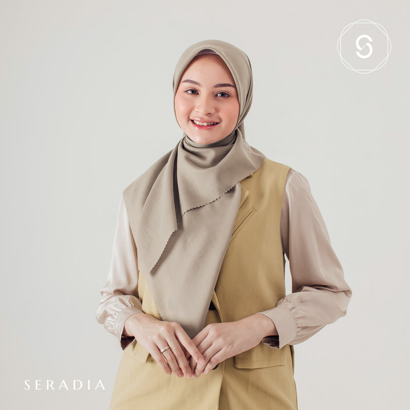 Hijab Segi Empat Plaindayscarf Seradia