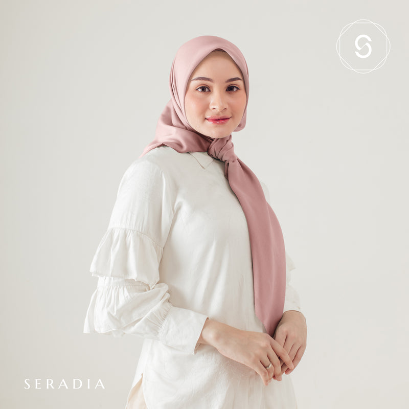 Hijab Segi Empat Plaindayscarf Seradia
