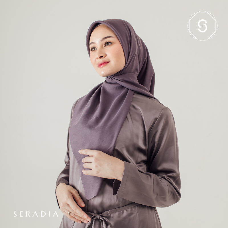 Hijab Segi Empat Plaindayscarf Seradia