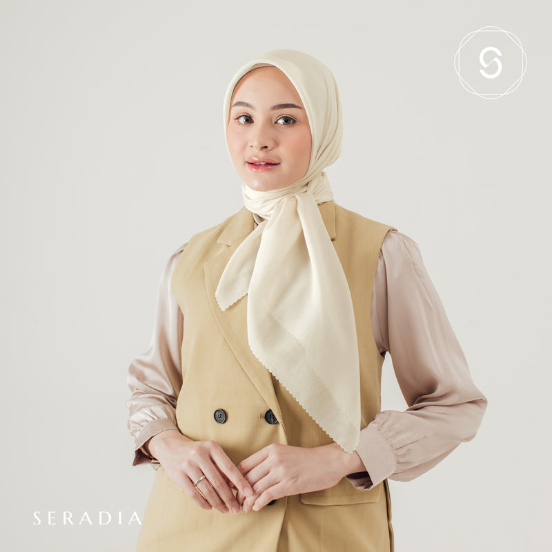 Hijab Segi Empat Plaindayscarf Seradia