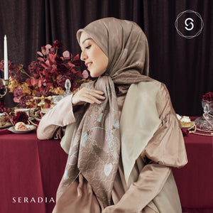 Hijab Segi Empat Thana - Seradia x Adelia Pasha