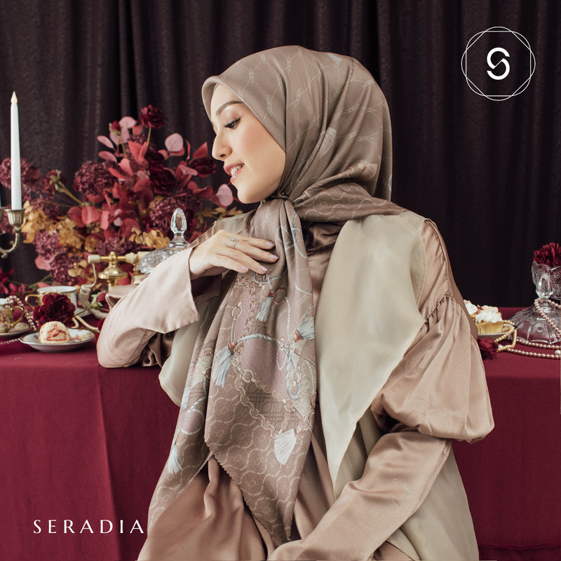 Hijab Segi Empat Thana - Seradia x Adelia Pasha
