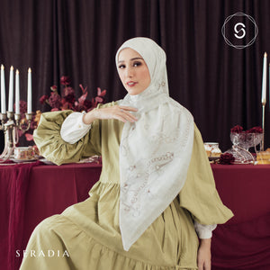 Hijab Segi Empat Thana - Seradia x Adelia Pasha