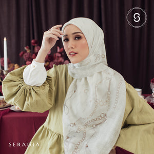 Hijab Segi Empat Thana - Seradia x Adelia Pasha