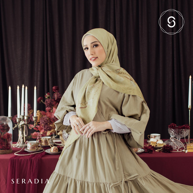 Hijab Segi Empat Thana - Seradia x Adelia Pasha