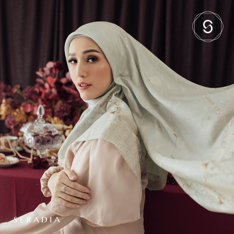 Hijab Segi Empat Thana - Seradia x Adelia Pasha