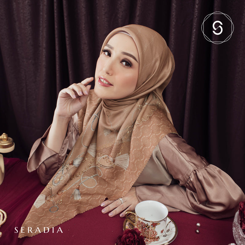 Hijab Segi Empat Thana - Seradia x Adelia Pasha
