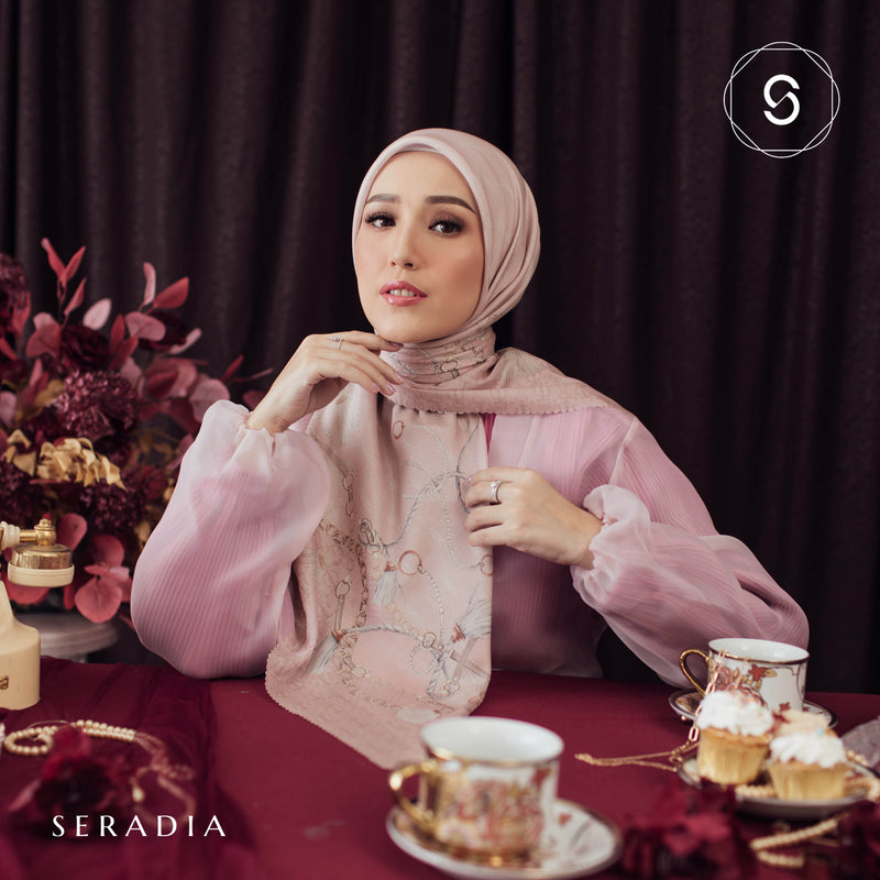 Hijab Segi Empat Thana - Seradia x Adelia Pasha