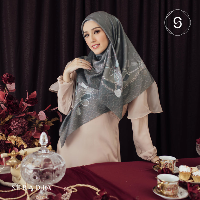 Hijab Segi Empat Thana - Seradia x Adelia Pasha