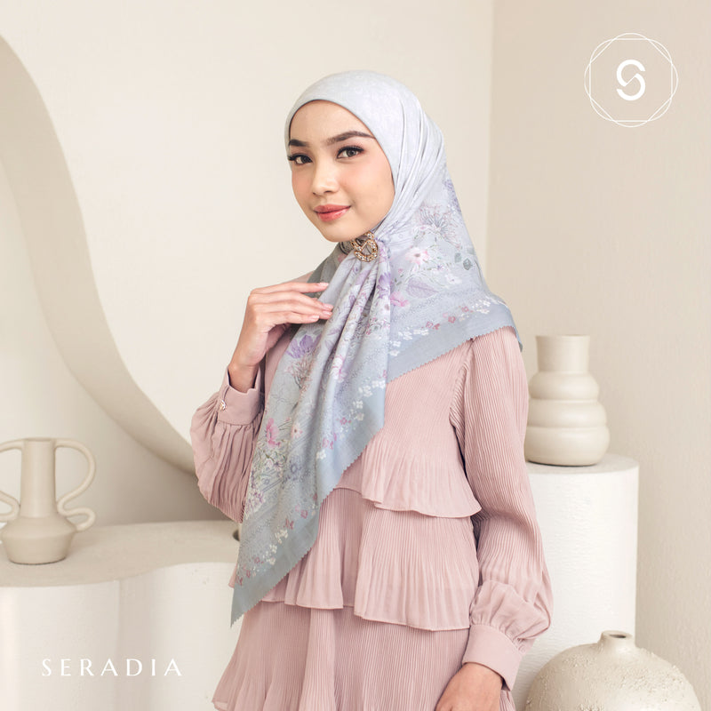 Seradia Hijab Segi Empat Avira Scarf - Timeless Collection