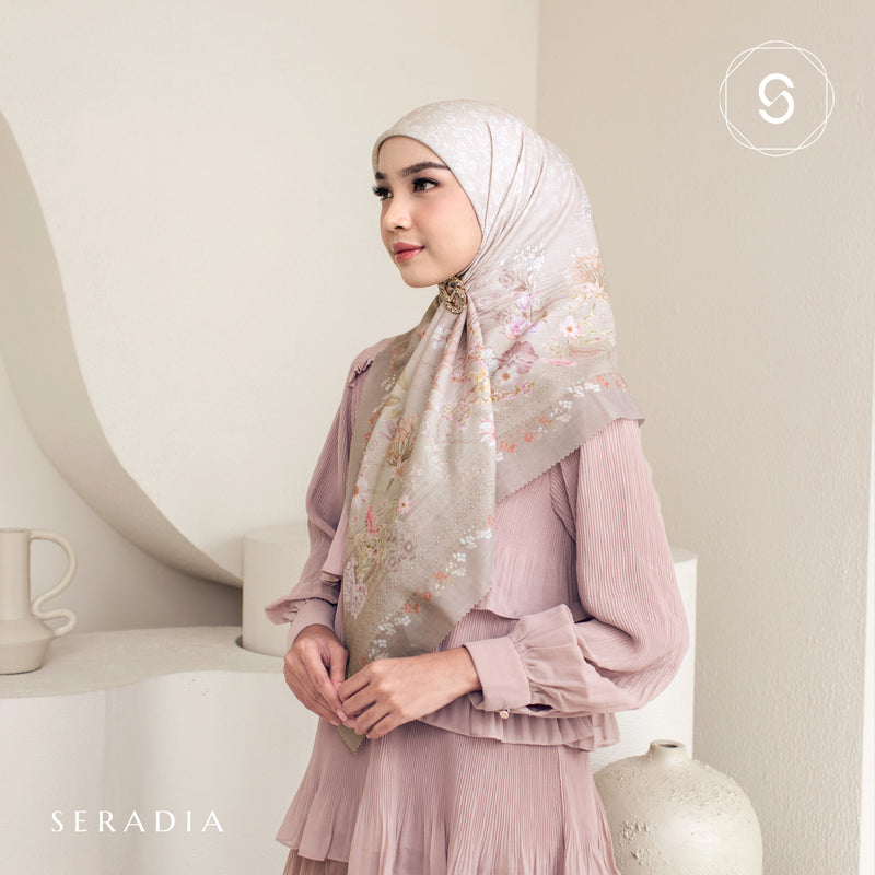 Seradia Hijab Segi Empat Avira Scarf - Timeless Collection
